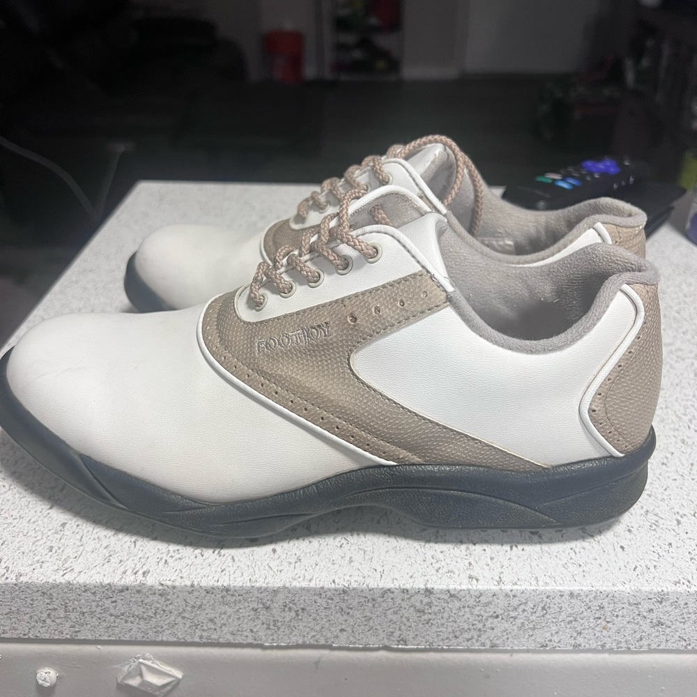 Footjoy Greenjoy Classic Shoes - size 9 - good condition